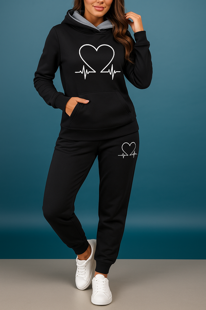 Luźny komplet dresowy z nadrukiem serca dla kobiet