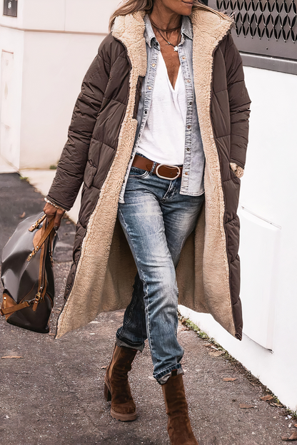 Długi Zimowy Płaszcz Pikowany z Kapturem Sherpa (Damski)