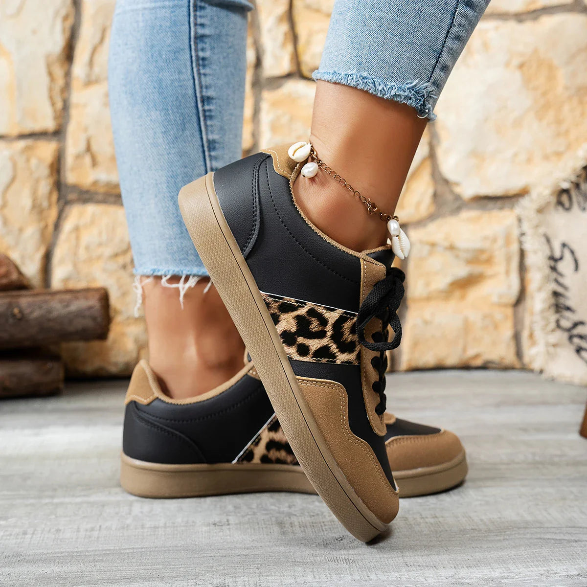 Ecru Sneakersy z Motywem Panterki (Damskie)