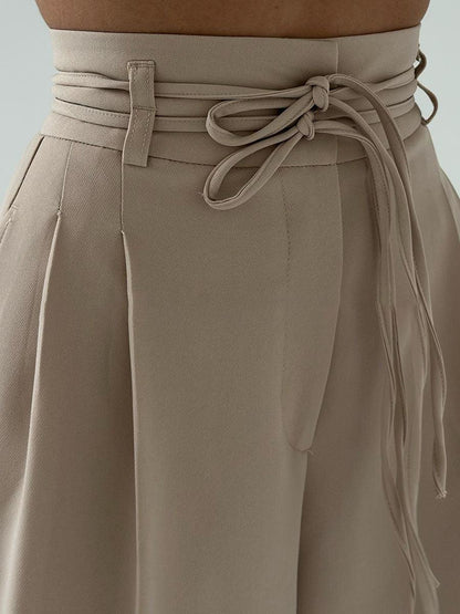 Pantalon féminin taille haute à jambes larges