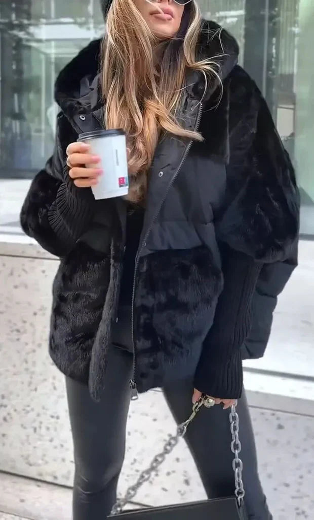 Puchowa Kurtka Zimowa z Futrzanym Wykończeniem i Dużym Kapturem (Damska)